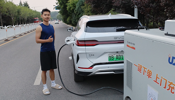 150kwh 移动充电机器人